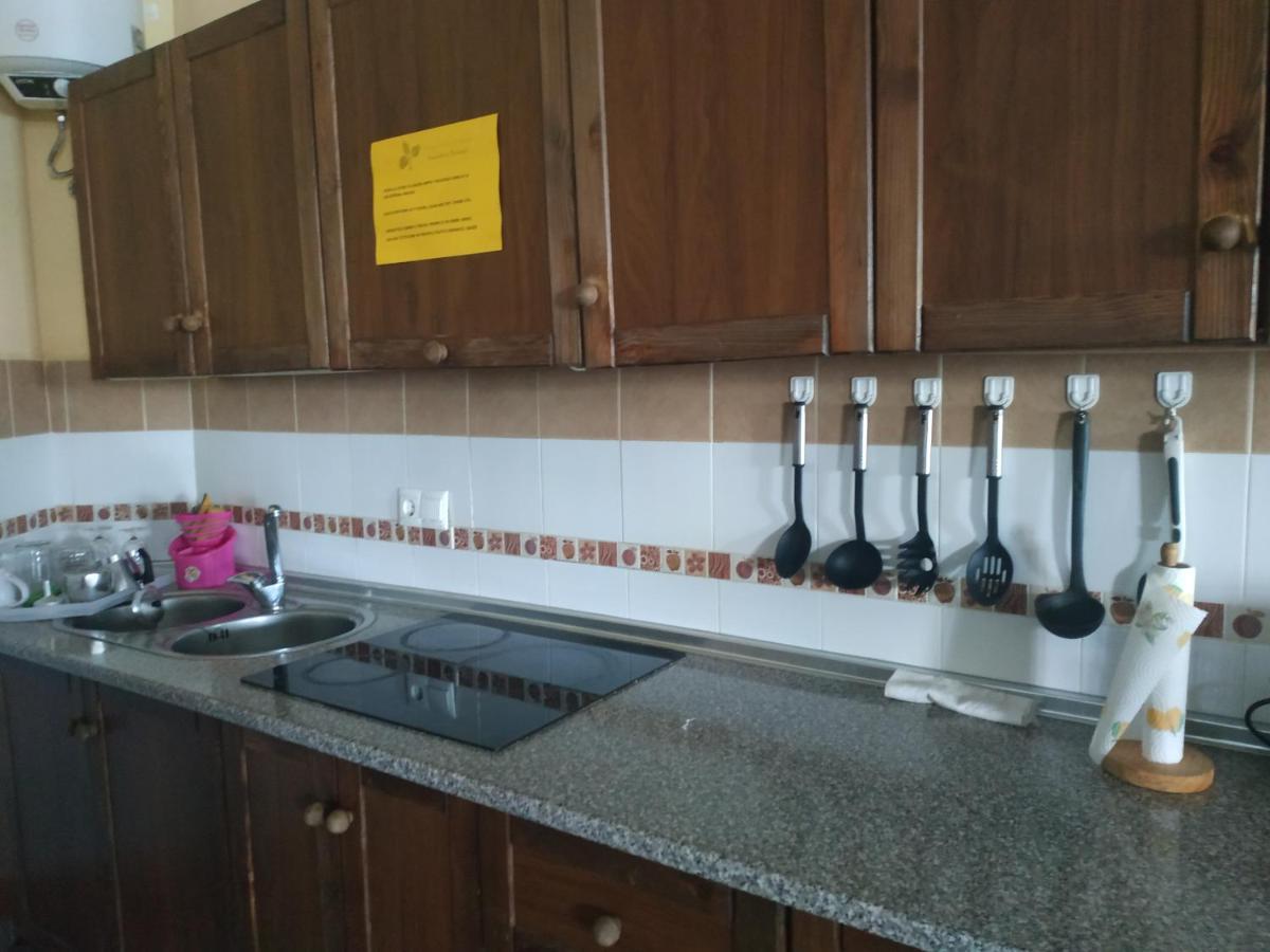 Albergue Las Moreras 모네스테리오 외부 사진